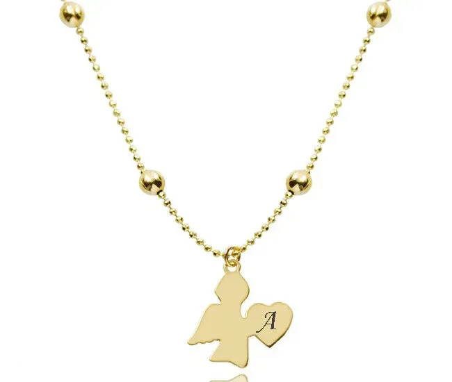 Upominek na Pierwszą Komunię z motywem anioła lub skrzydeł anielskich – inspiracje i porady